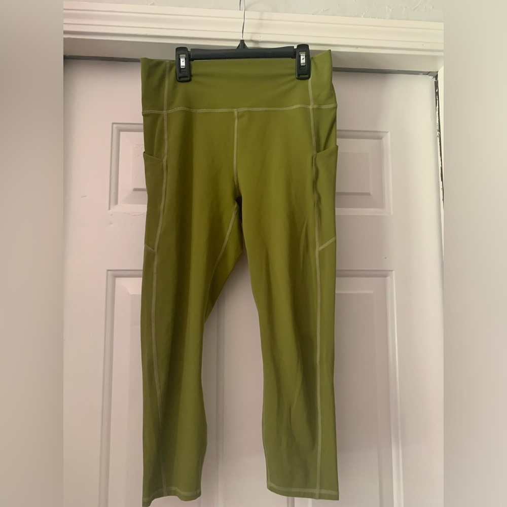 Pure Luxe women’s leggings by Fabletics size L
